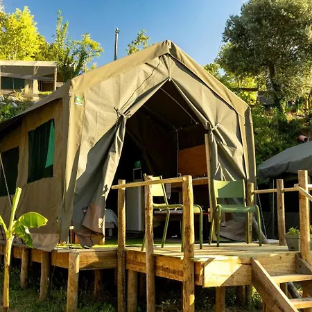 Tente de luxe Romantic Safari-style Glamping With Mountain Views Near Ventosa, Portugal *