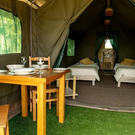 Romantic Safari-style Glamping With Mountain Views Near Ventosa, Portugal Tente de luxe