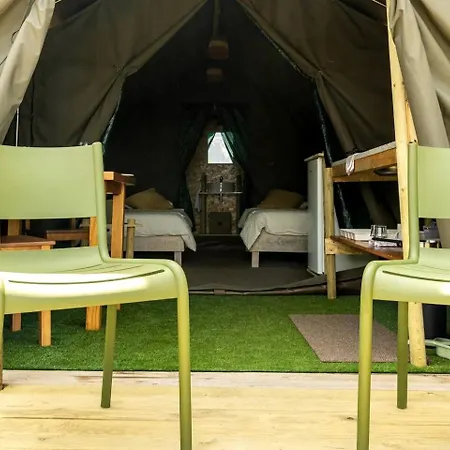 Tente de luxe Romantic Safari-style Glamping With Mountain Views Near Ventosa, Portugal Ventosa (Braga)
