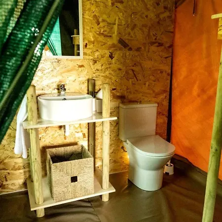 Tente de luxe Romantic Safari-style Glamping With Mountain Views Near Ventosa, Portugal Ventosa (Braga)