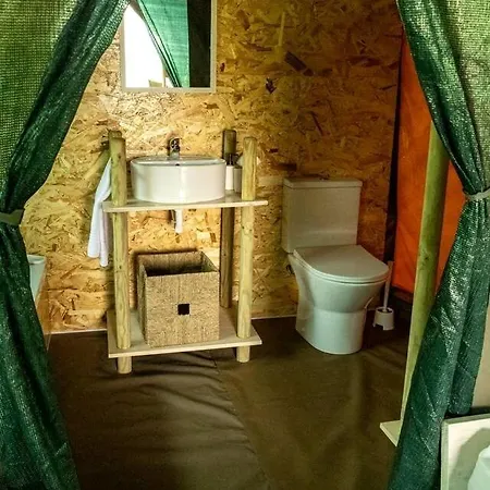 Tente de luxe Romantic Safari-style Glamping With Mountain Views Near Ventosa, Portugal Ventosa (Braga)