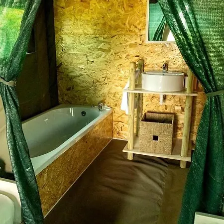 Romantic Safari-style Glamping With Mountain Views Near Ventosa, Portugal