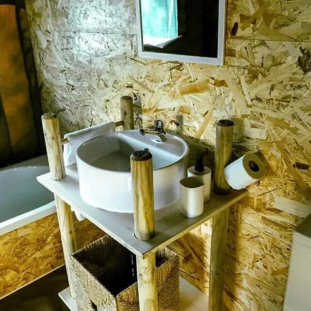 Tente de luxe Romantic Safari-style Glamping With Mountain Views Near Ventosa, Portugal Ventosa (Braga)